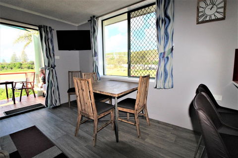 Beachfront 3, 25 Willow Street - Accommodation Australia 3