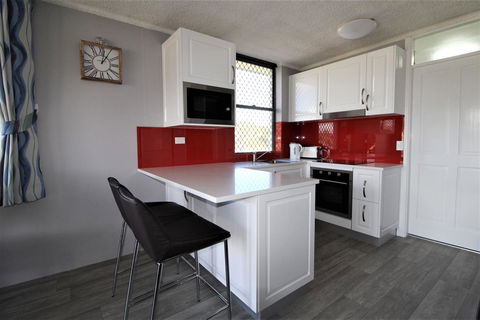Beachfront 3, 25 Willow Street - Accommodation Australia 5