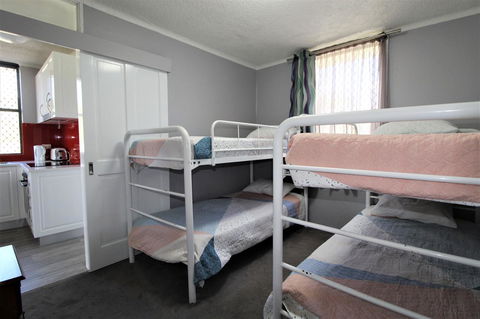 Beachfront 3, 25 Willow Street - Accommodation Australia 10