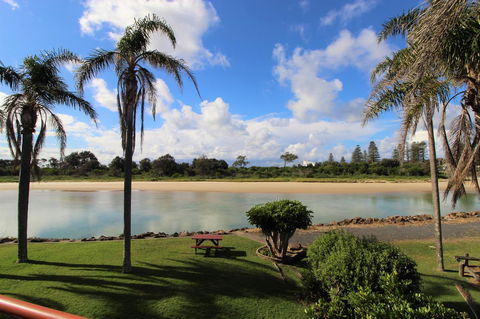 Beachfront 3, 25 Willow Street - Accommodation Australia 7