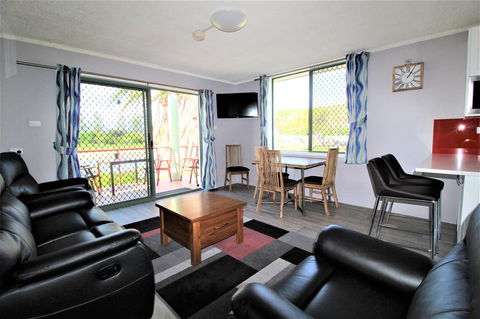 Beachfront 3, 25 Willow Street - Accommodation Australia 2