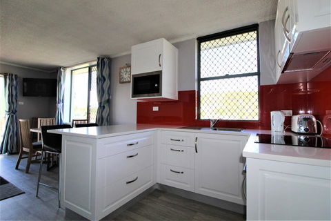 Beachfront 3, 25 Willow Street - Accommodation Australia 6