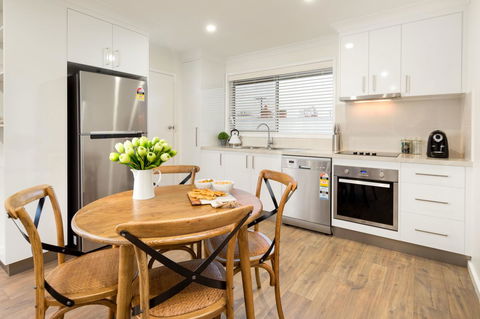 Sleeping In Style - Central & Sophisticated - Accommodation Australia 6