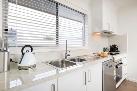 Sleeping In Style - Central & Sophisticated - Accommodation Australia 4