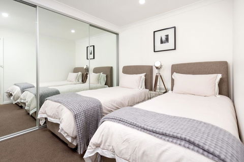 Sleeping In Style - Central & Sophisticated - Accommodation Australia 7