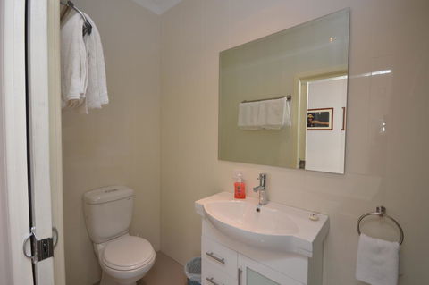 The Old Saddlery - Accommodation Australia 10