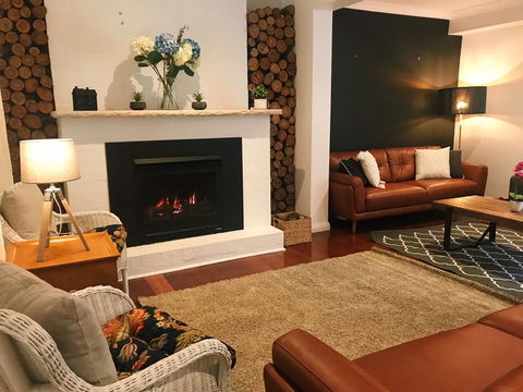 Bowral Escape - Accommodation Australia 15
