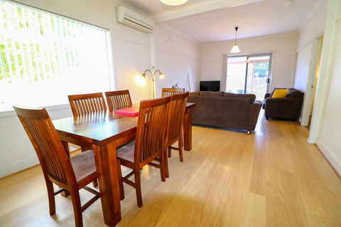Interlude At Belmont - Accommodation Australia 9