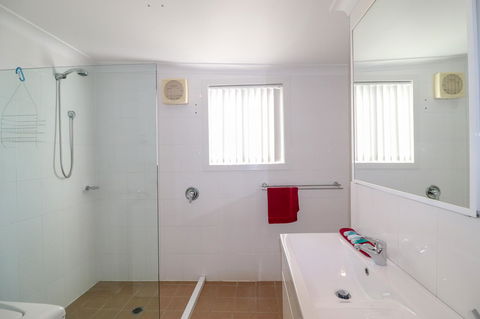 Interlude At Belmont - Accommodation Australia 14