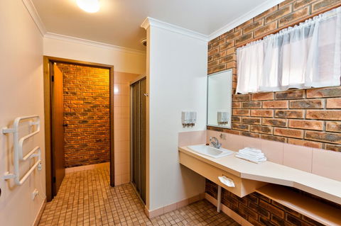 Hume Country Motor Inn - Accommodation Australia 35