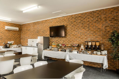 Hume Country Motor Inn - Accommodation Australia 1