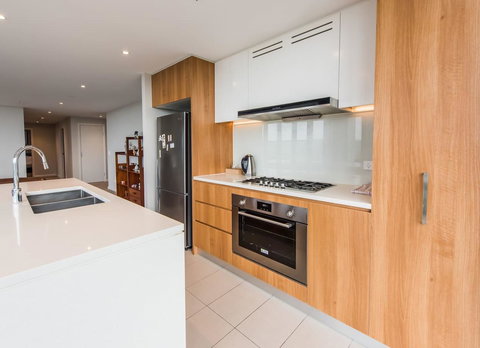 180Â° Water View Three Bedroom (wooden Furniture) - Australia Shopping 31