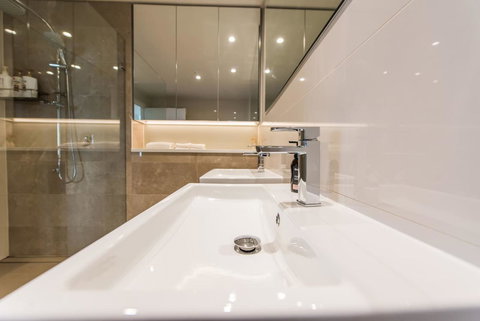 180Â° Water View Three Bedroom (wooden Furniture) - Australia Shopping 17