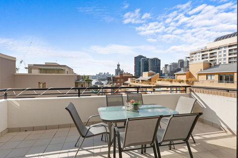 Darling Harbour Penthouse Views+Jacuzzi - Local Tourism 8
