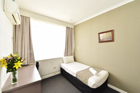 Diplomat Hotel Alice Springs - Accommodation Australia 7