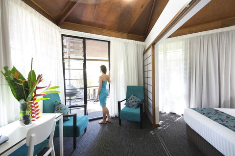 Palms City Resort - Local Tourism 0