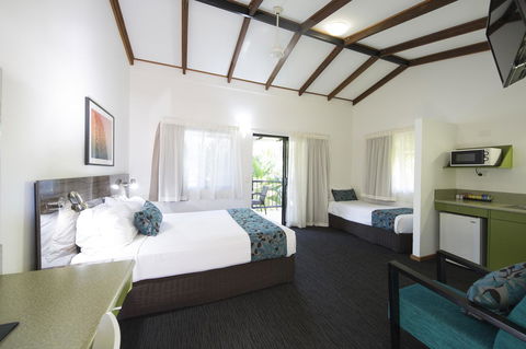 Palms City Resort - Local Tourism 5