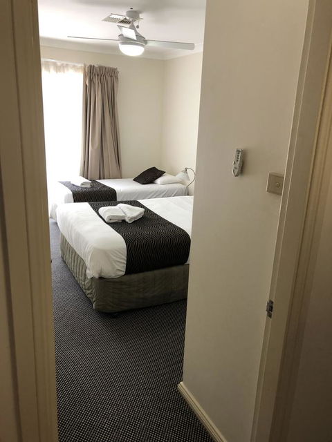 Beaches Serviced Apartments - Accommodation Australia 4