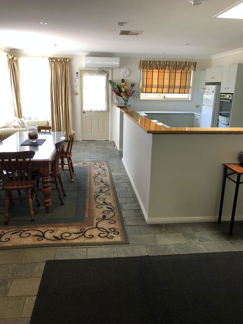 Beaches Serviced Apartments - Accommodation Australia 5