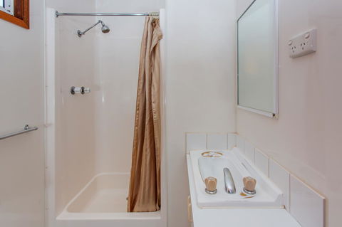 Ingenia Holidays Eden Beachfront - Bed n Breakfasts 2