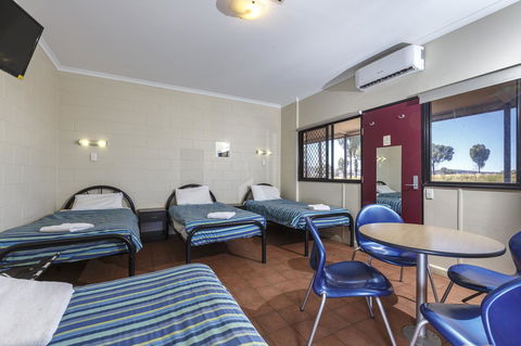 Discovery Resorts - Kings Canyon - Accommodation Australia 19