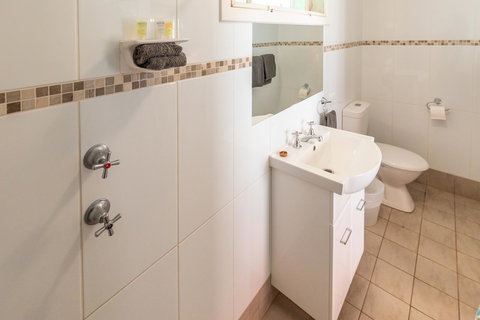 Glen Helen Lodge - Australia Shopping 22