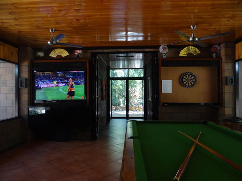 DARWIN'S SHADY ACRES RETREAT - Accommodation Australia 16