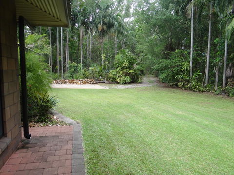 DARWIN'S SHADY ACRES RETREAT - Accommodation Australia 9