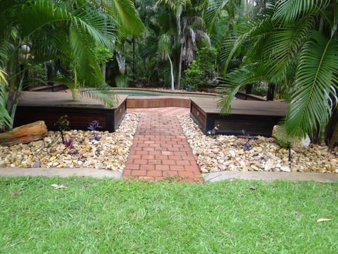 DARWIN'S SHADY ACRES RETREAT - Accommodation Australia 10