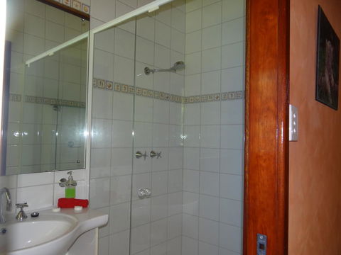 DARWIN'S SHADY ACRES RETREAT - Accommodation Australia 40