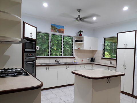 DARWIN'S SHADY ACRES RETREAT - Accommodation Australia 23