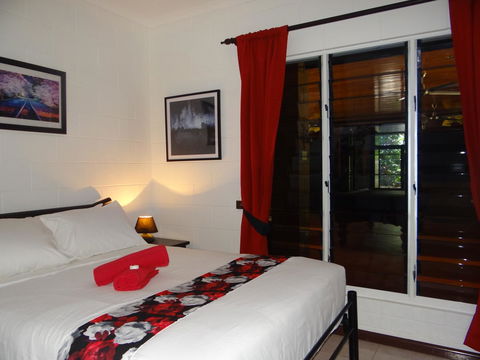DARWIN'S SHADY ACRES RETREAT - Accommodation Australia 36