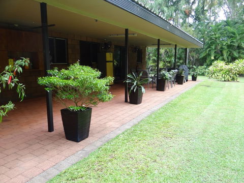 DARWIN'S SHADY ACRES RETREAT - Accommodation Australia 7