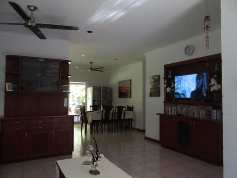 DARWIN'S SHADY ACRES RETREAT - Accommodation Australia 20