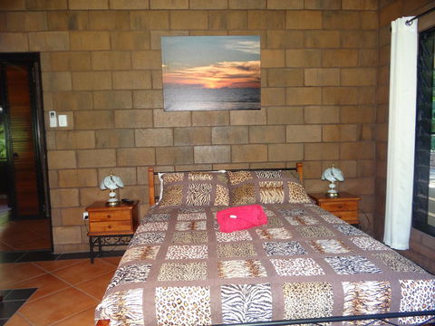 DARWIN'S SHADY ACRES RETREAT - Accommodation Australia 37
