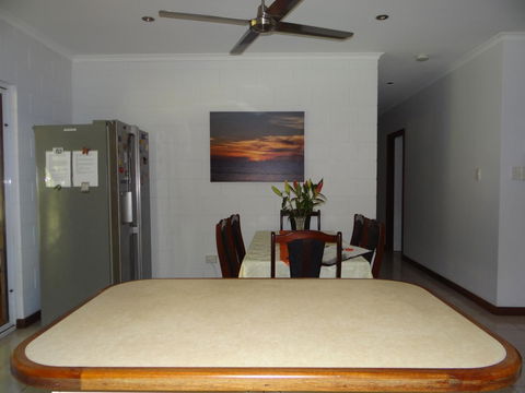 DARWIN'S SHADY ACRES RETREAT - Accommodation Australia 24
