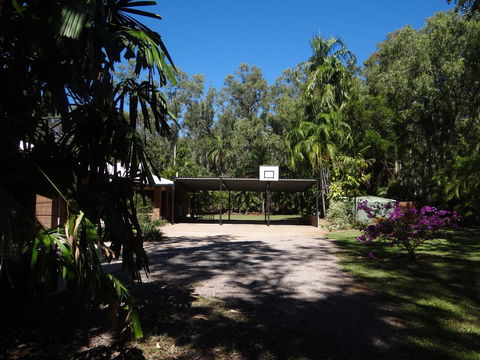 DARWIN'S SHADY ACRES RETREAT - Accommodation Australia 4