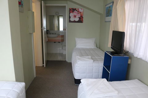 Golden Sands Motor Inn - Australia Shopping 22