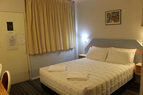 Golden Sands Motor Inn - Australia Shopping 16