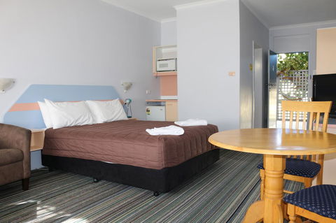 Golden Sands Motor Inn - Australia Shopping 24