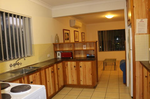 Golden Sands Motor Inn - Australia Shopping 7