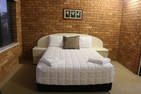 Golden Sands Motor Inn - Australia Shopping 0