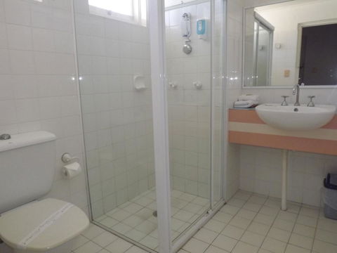 Golden Sands Motor Inn - Australia Shopping 30