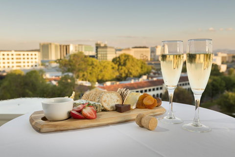 Novotel Canberra - Australia Shopping 39