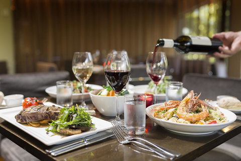 Novotel Canberra - Australia Shopping 34