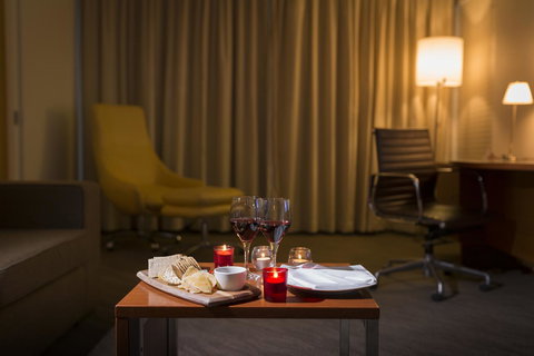 Novotel Canberra - Australia Shopping 42