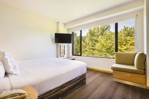 Crowne Plaza Canberra, An IHG Hotel - Australia Shopping 30