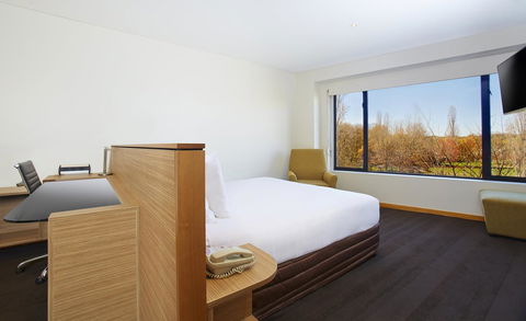 Crowne Plaza Canberra, An IHG Hotel - Australia Shopping 41