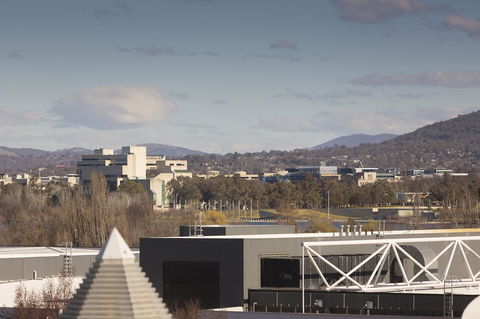 Crowne Plaza Canberra, An IHG Hotel - Australia Shopping 17