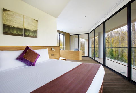 Crowne Plaza Canberra, An IHG Hotel - Australia Shopping 43